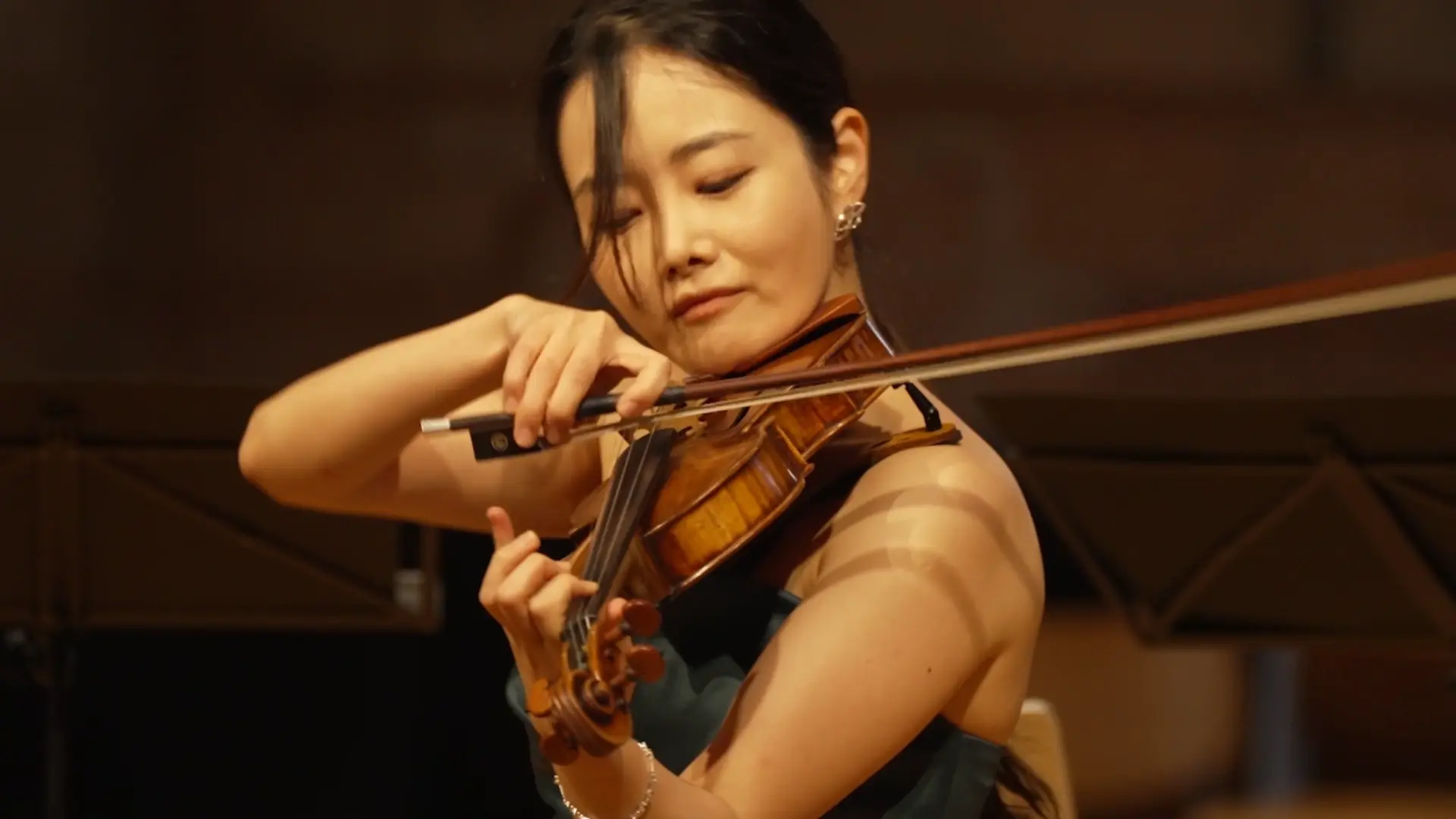 Bomsori Kim playing violin during Gstaad Menuhin Festival