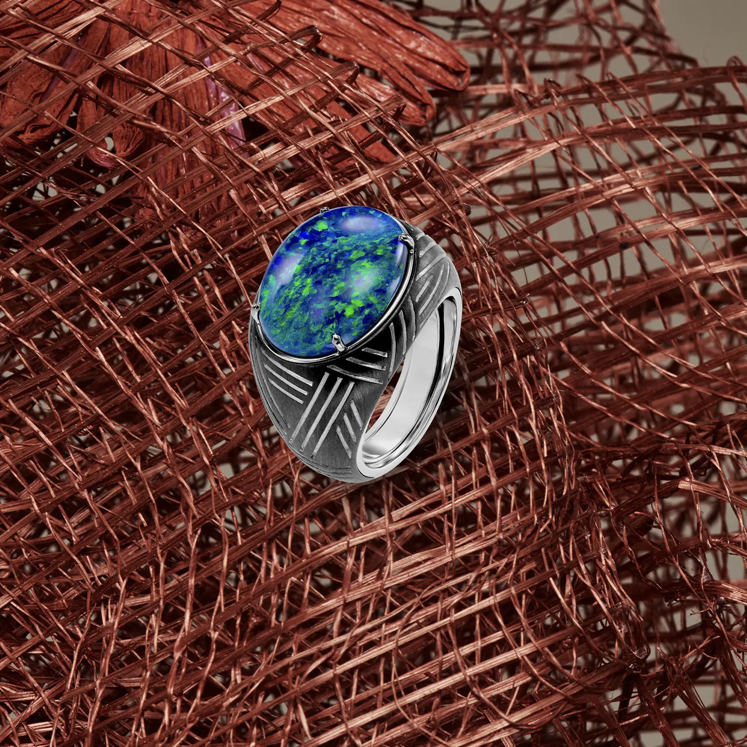 Ring Nebula in white gold set with one cabochon opal